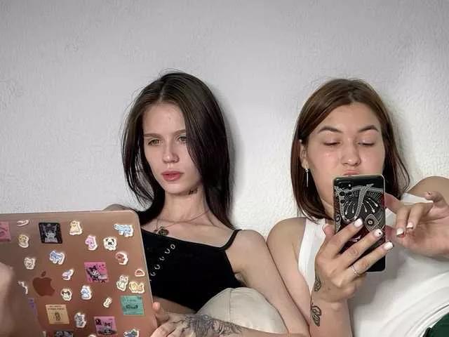 Freechat 2Love-Love2 on BongaCams