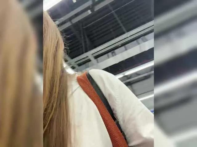 Offline Adelaida1001 on BongaCams