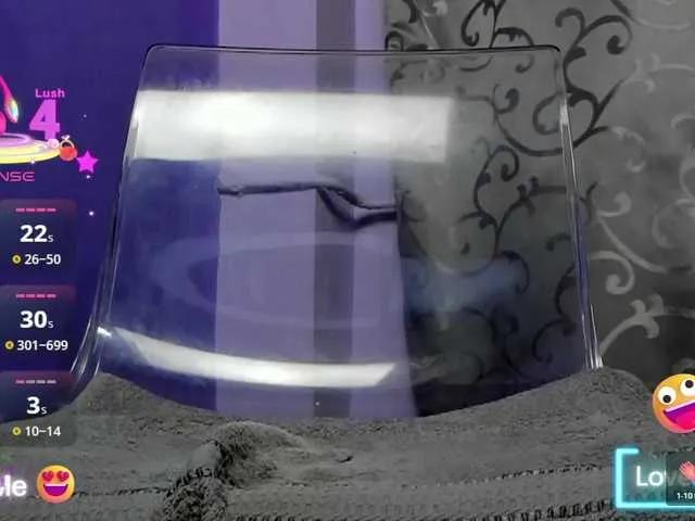 Offline AdriannaLyly on BongaCams