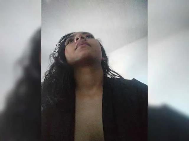 Freechat Alahia on BongaCams