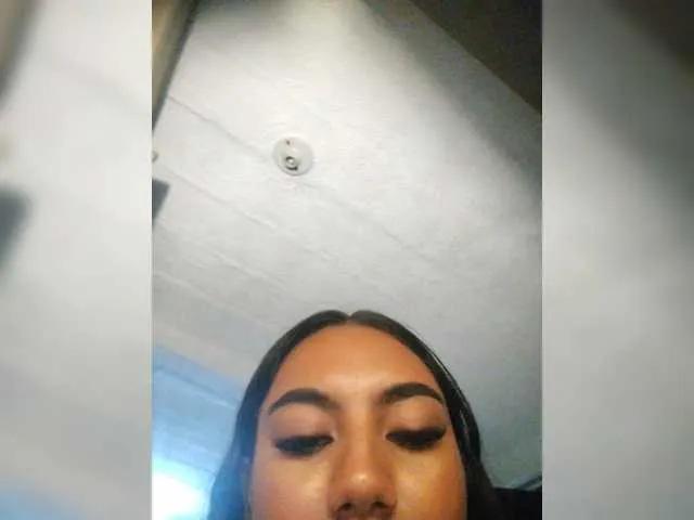 Freechat Alahia on BongaCams