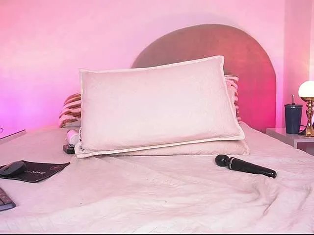 Freechat ale-evanz on BongaCams