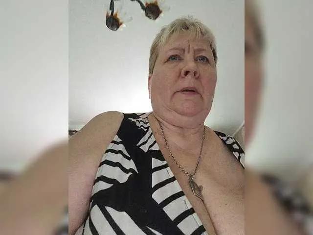 Freechat Alena61 on BongaCams