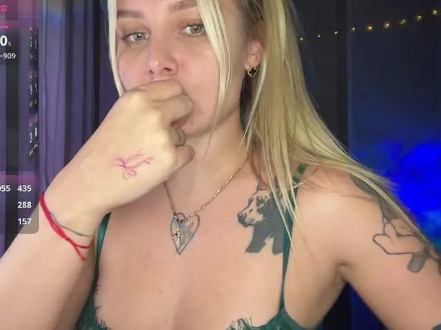 Offline Alicemiumur on BongaCams