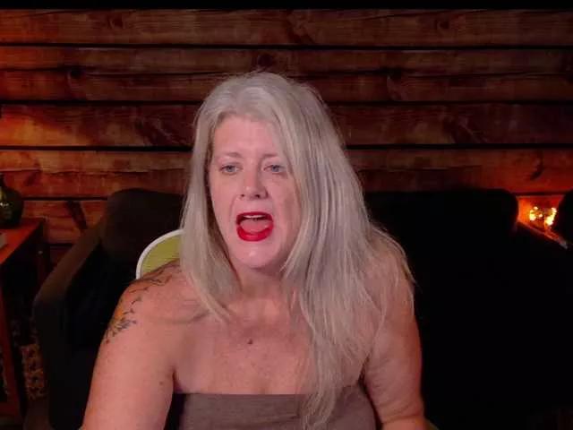 Offline Alicescuriosity on BongaCams