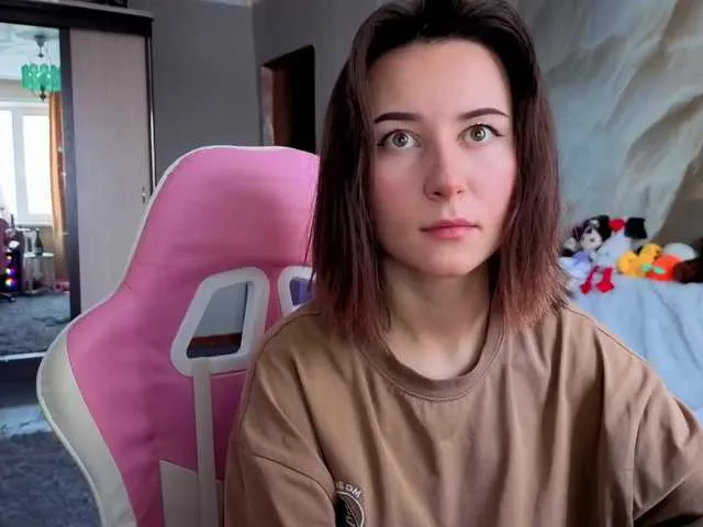 Offline Alisa21-1 on BongaCams