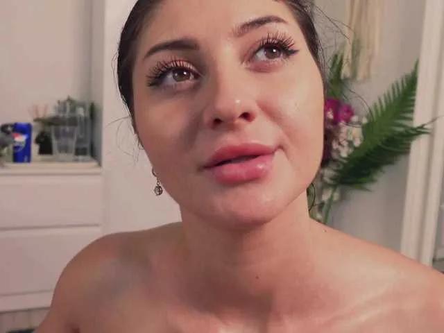 Freechat Aliyv on BongaCams