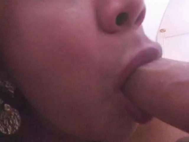 Offline almendraevans on BongaCams