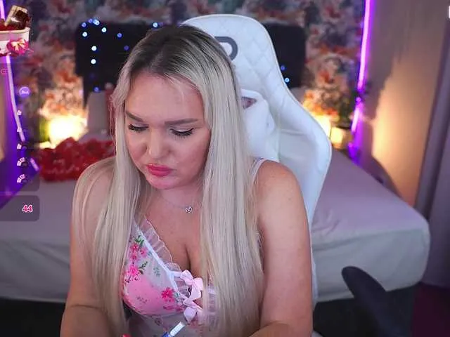 Offline AmelyLoveme on BongaCams