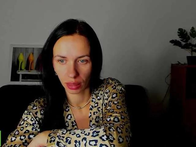 Offline Annakillkiss on BongaCams