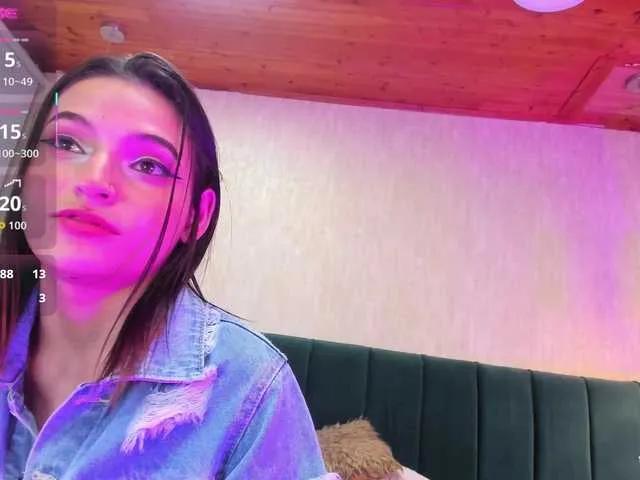 Offline annie-clarkson on BongaCams