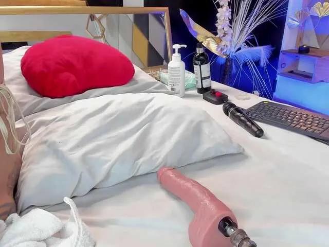 Offline AntonellaRussel on BongaCams