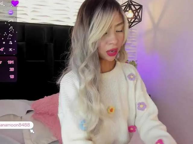 Offline Arianna-moon on BongaCams