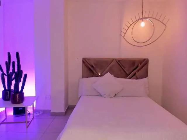 Offline AyshelBrown on BongaCams