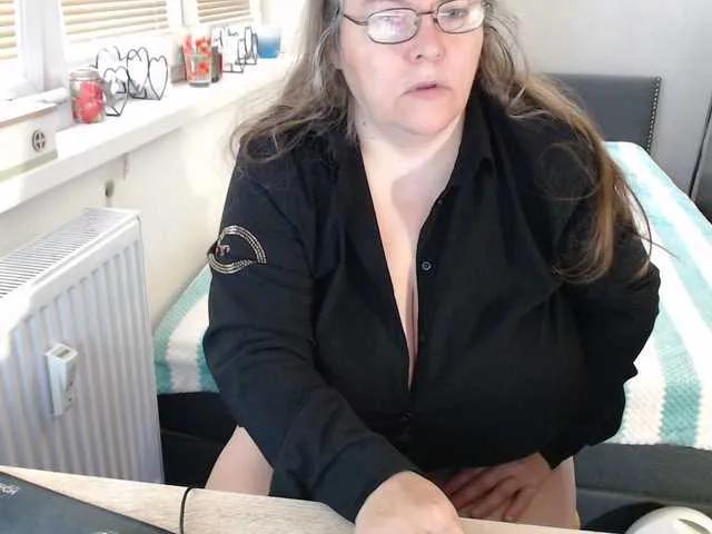 Offline Bessy123 on BongaCams