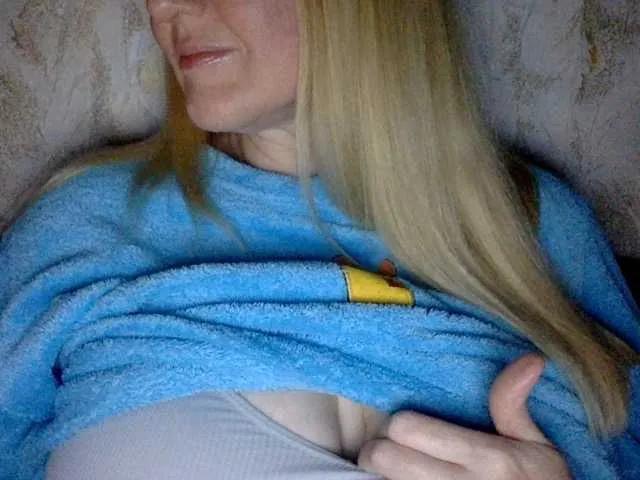 Offline BlondyVio on BongaCams