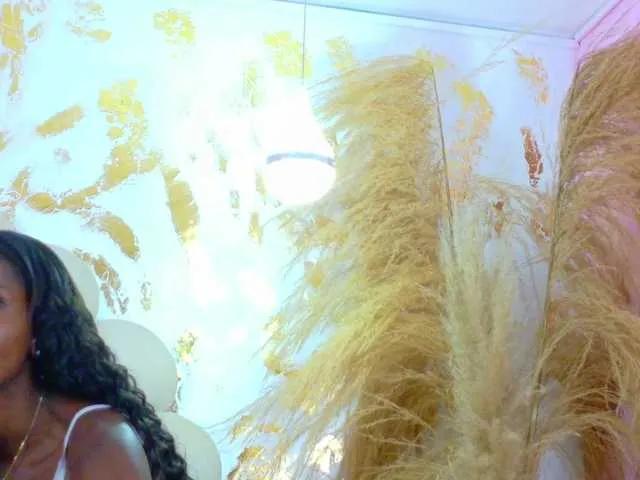 Freechat bonieklent on BongaCams