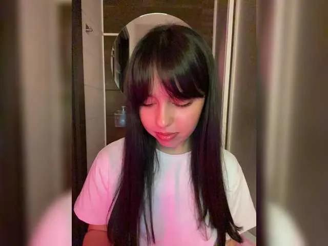 Freechat Businkaa on BongaCams