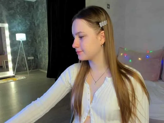 Offline Candy-Cansew on BongaCams