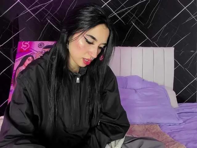 Offline candy-leila on BongaCams