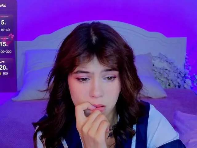 Freechat CoralineJones on BongaCams