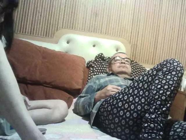 Offline coupleofcoolx on BongaCams