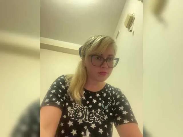 Offline Crystal00Girl on BongaCams