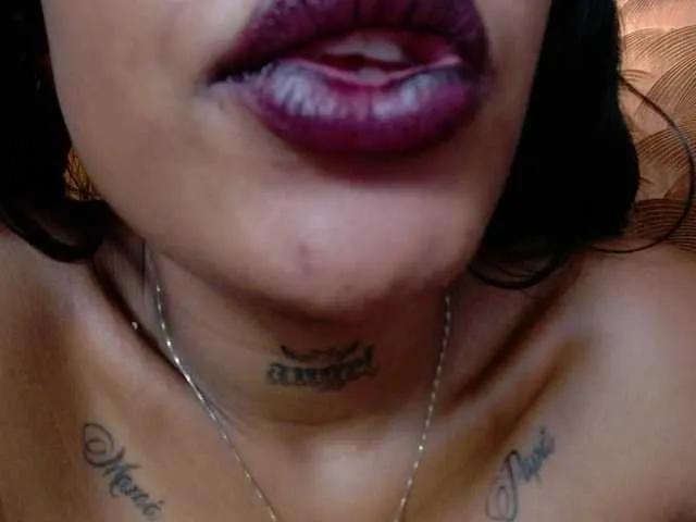 Offline CrystalBrooke3x on BongaCams