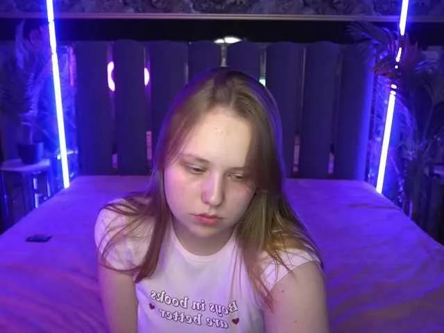 Freechat CrystallPaws on BongaCams