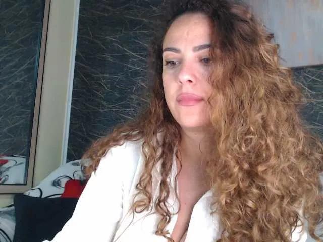 Offline curlygirl35 on BongaCams