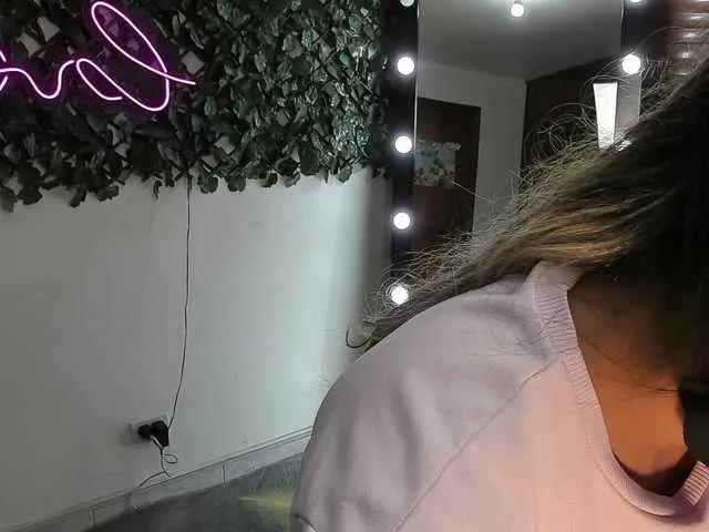 Freechat DestinyHills on BongaCams