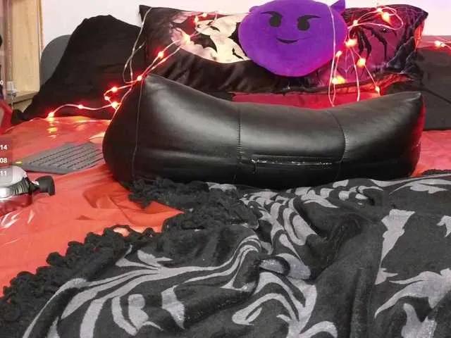 Offline Devilsbride on BongaCams