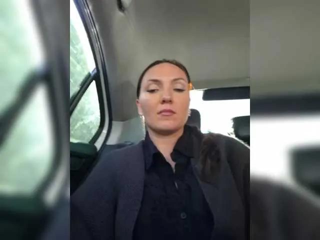 Offline DIVORA on BongaCams