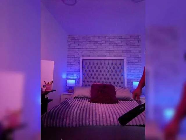 Freechat EinnyMure on BongaCams