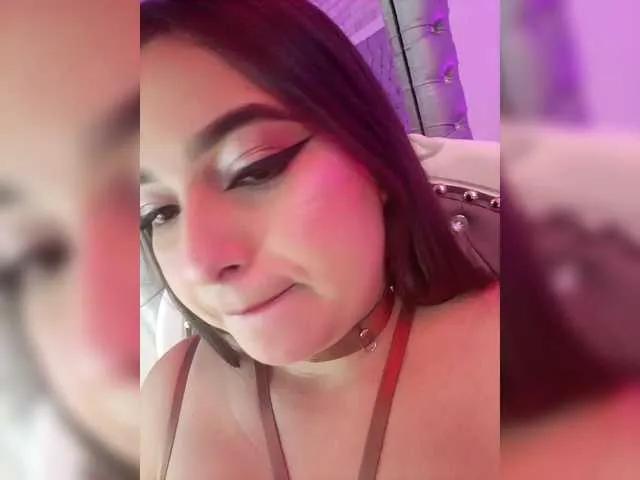 Freechat EinnyMure on BongaCams