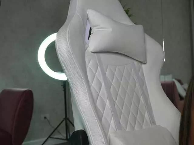 Offline ellacandy on BongaCams