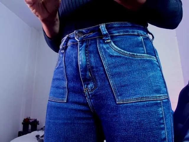 Offline Ellie-Alves on BongaCams