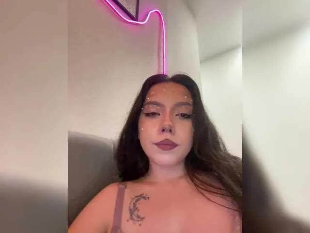Offline ElliLin on BongaCams