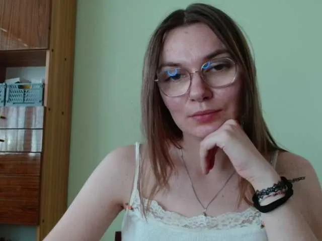 Offline Ellyxcute on BongaCams