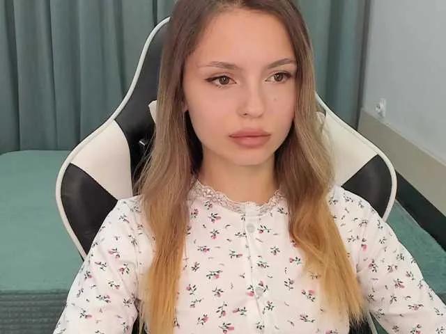 Offline EmilySkout on BongaCams