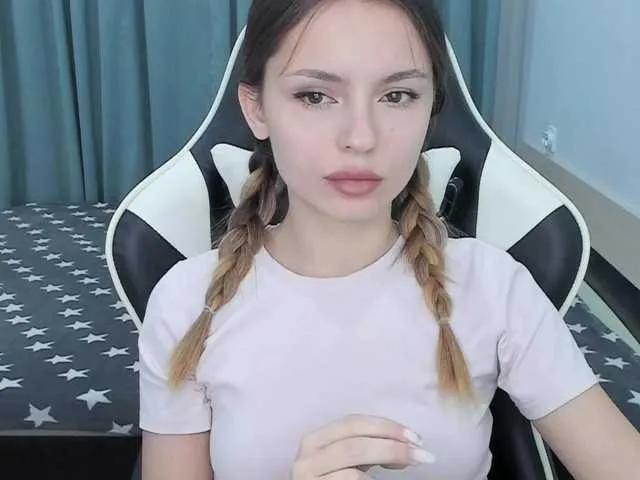 Offline EmilySkout on BongaCams