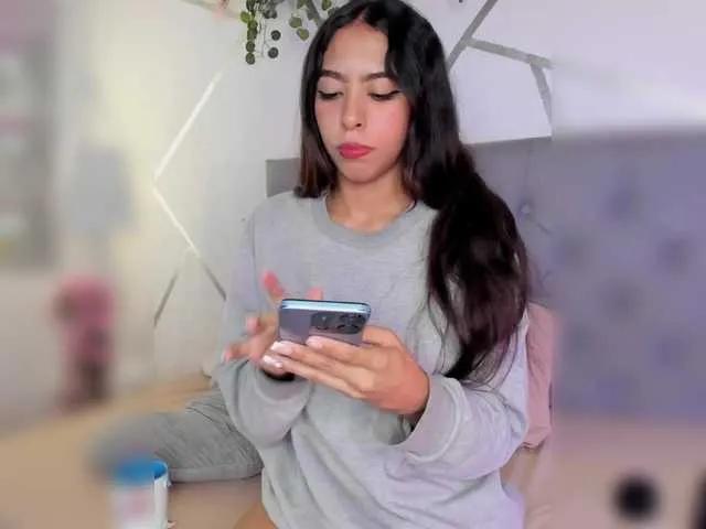 EMMAAA-STOONEE on BongaCams 