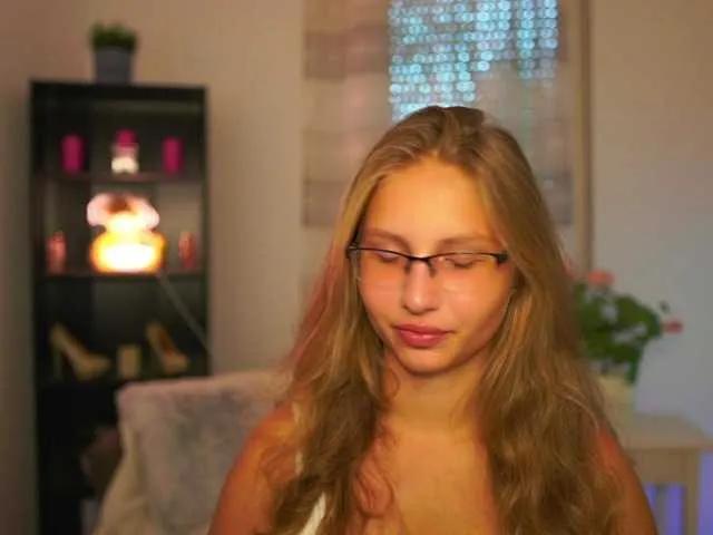 Offline emmiemurray on BongaCams