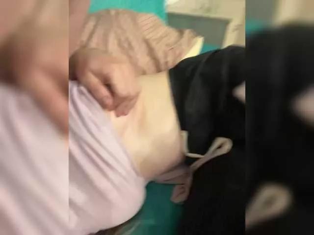 Freechat Essss33331 on BongaCams