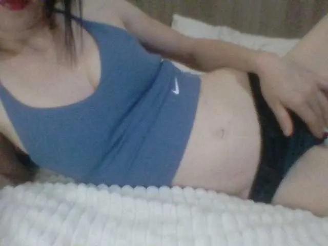 Offline Evelynevasara1 on BongaCams