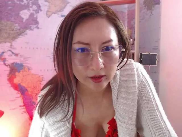 BongaCams EvelynnMiller is Freechat EvelynnMiller — I love role-playing, I enjoy creating stories with you, I love squirting and fucking myself hard with the dildo in my office.