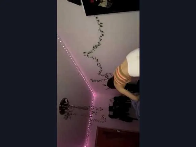 Offline EvonneHeally on BongaCams