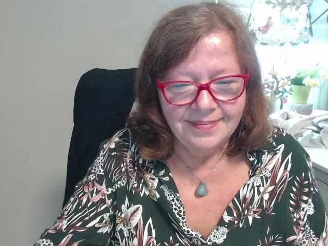 Freechat flirty-adele on BongaCams