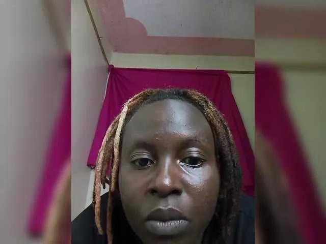 Offline freakcurvy8 on BongaCams