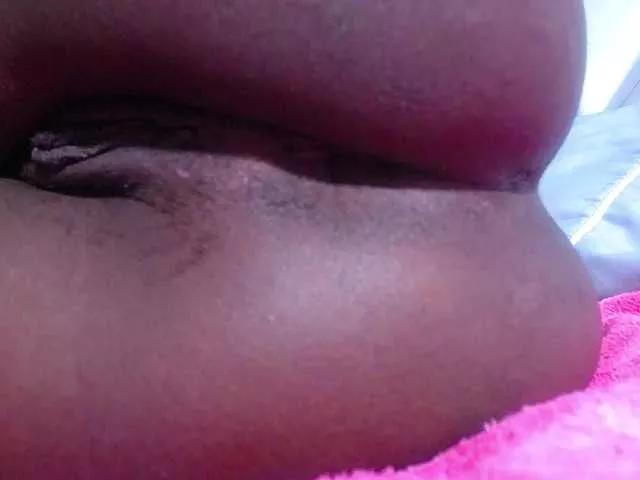 Offline goldenn-ass on BongaCams